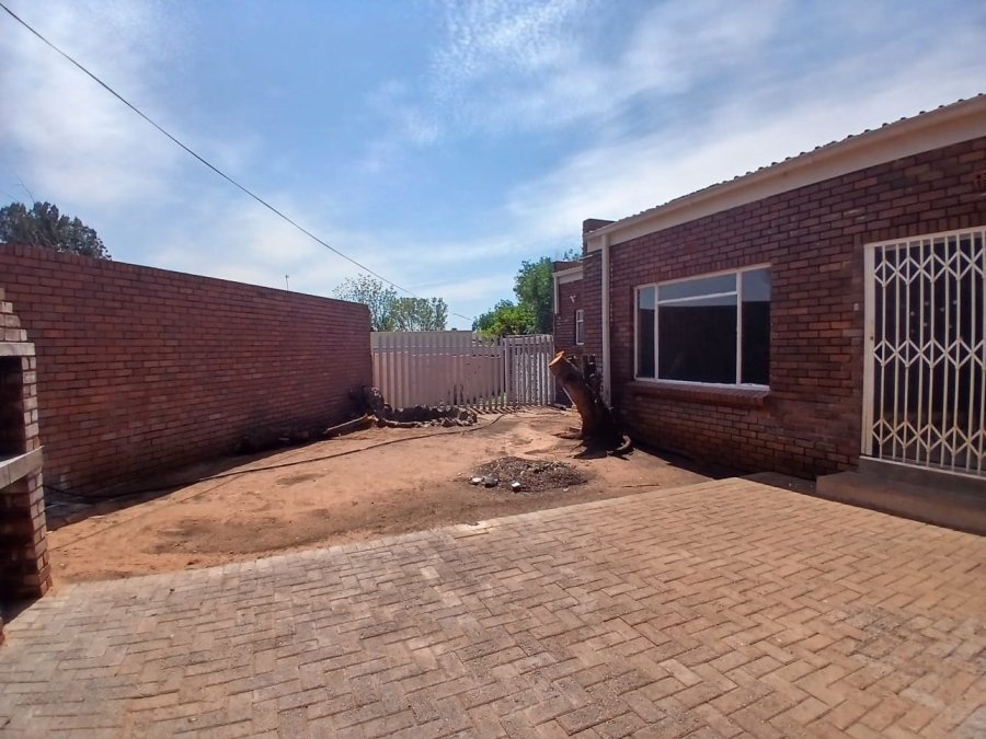 4 Bedroom Property for Sale in Kuruman Northern Cape